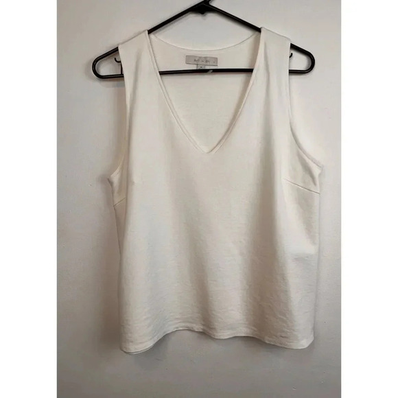 Anthropologie Tops - Anthro eri + ali V-neck Sleeveless Top